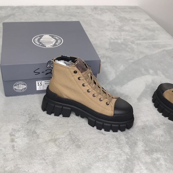 Palladium Revolt Hi TX Women's Boots in Olive New in the box - Picture 7 of 14